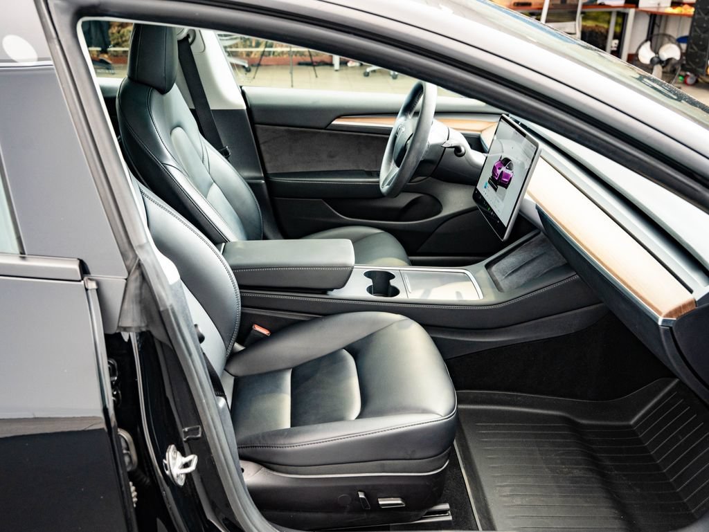 Used 2023 Black Tesla  image 22