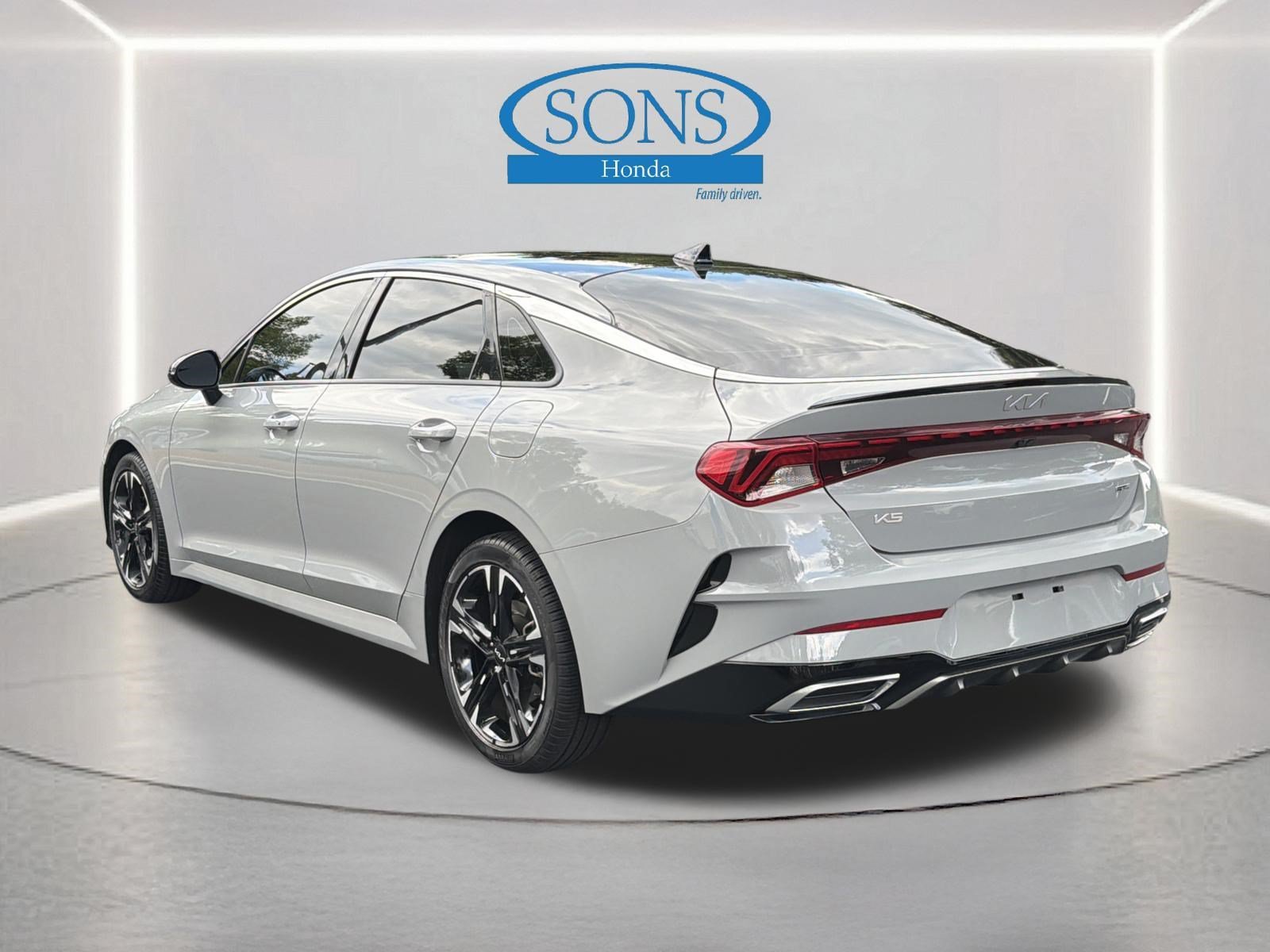 Used 2024 Wolf Gray Kia GT-Line image 28