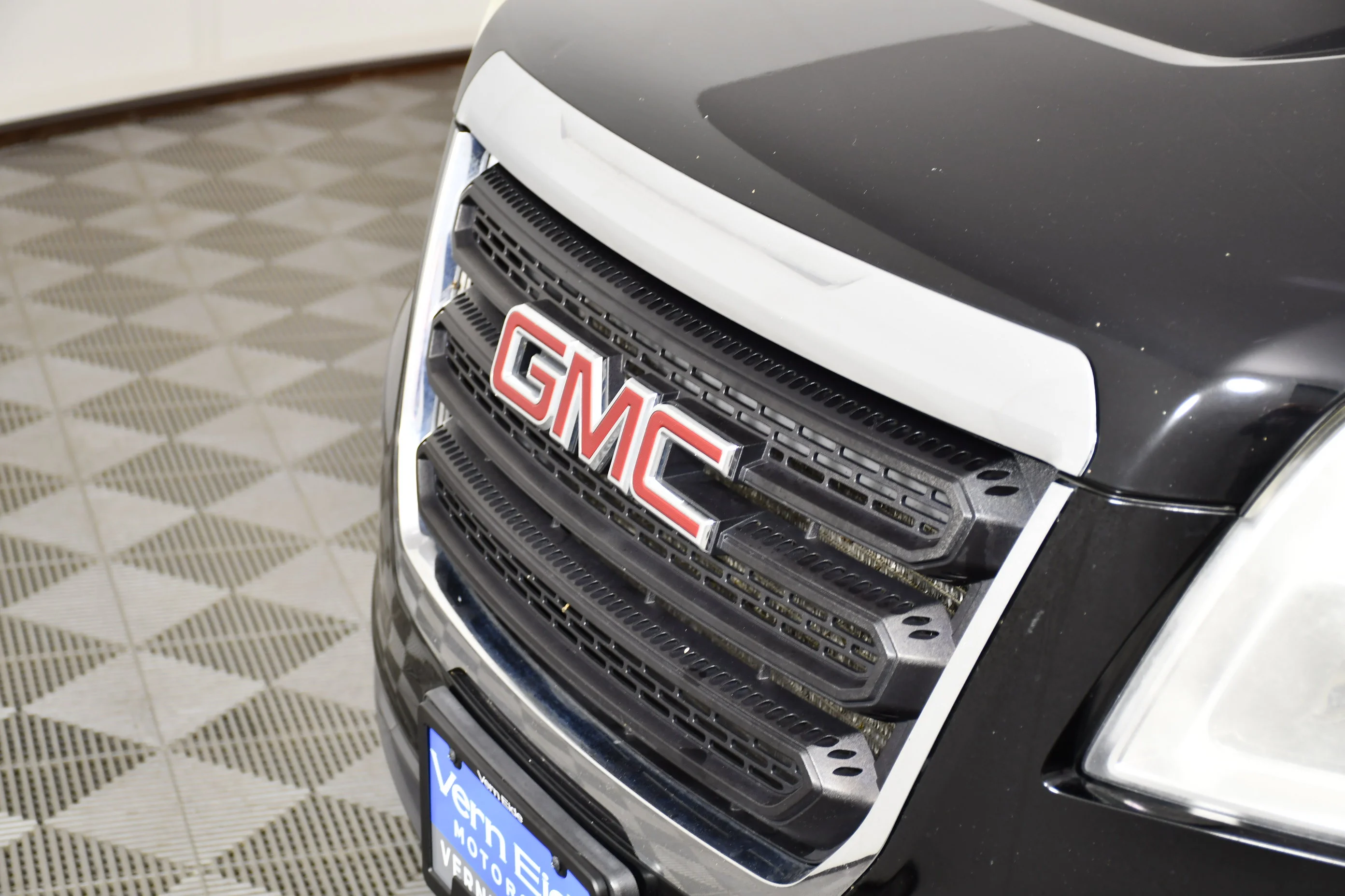 Used 2017 Onyx Black GMC SLE image 11