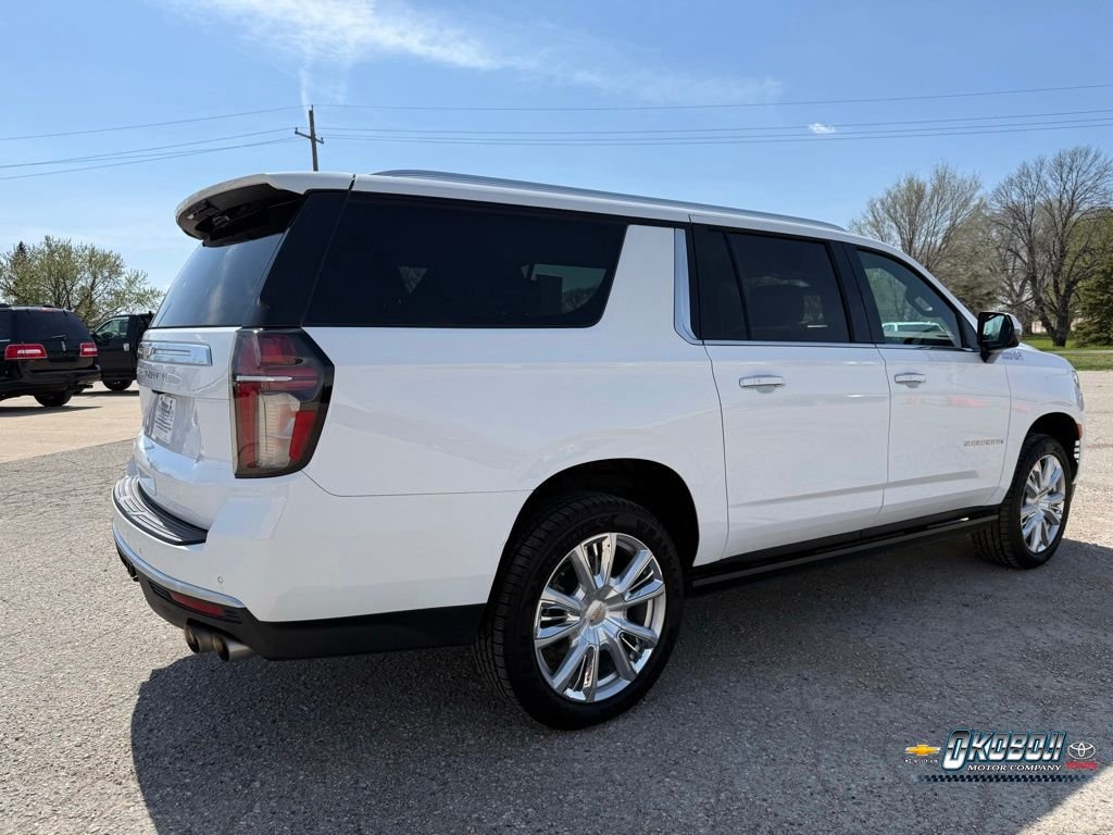 Used 2023 White Chevrolet High Country image 4