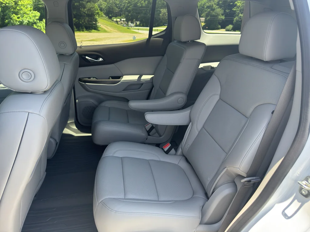 2023 GMC Acadia SLT - Photo 15