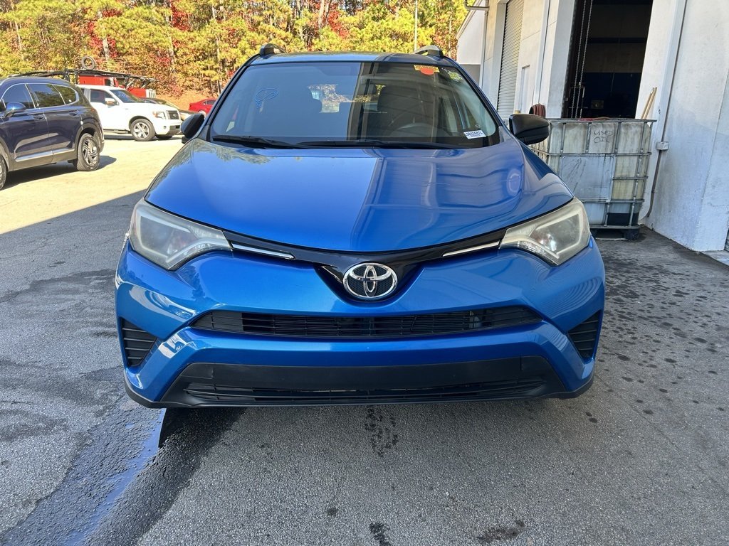 2016 Toyota RAV4 LE photo 2