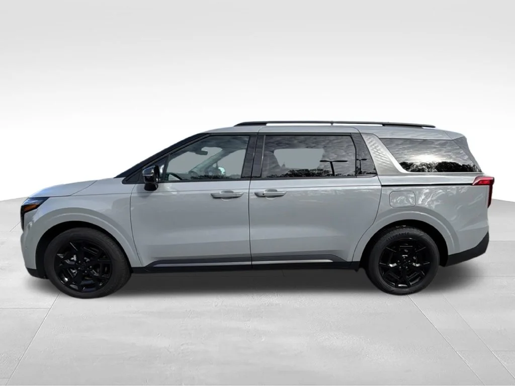 Used 2026 Silver Kia  image 2