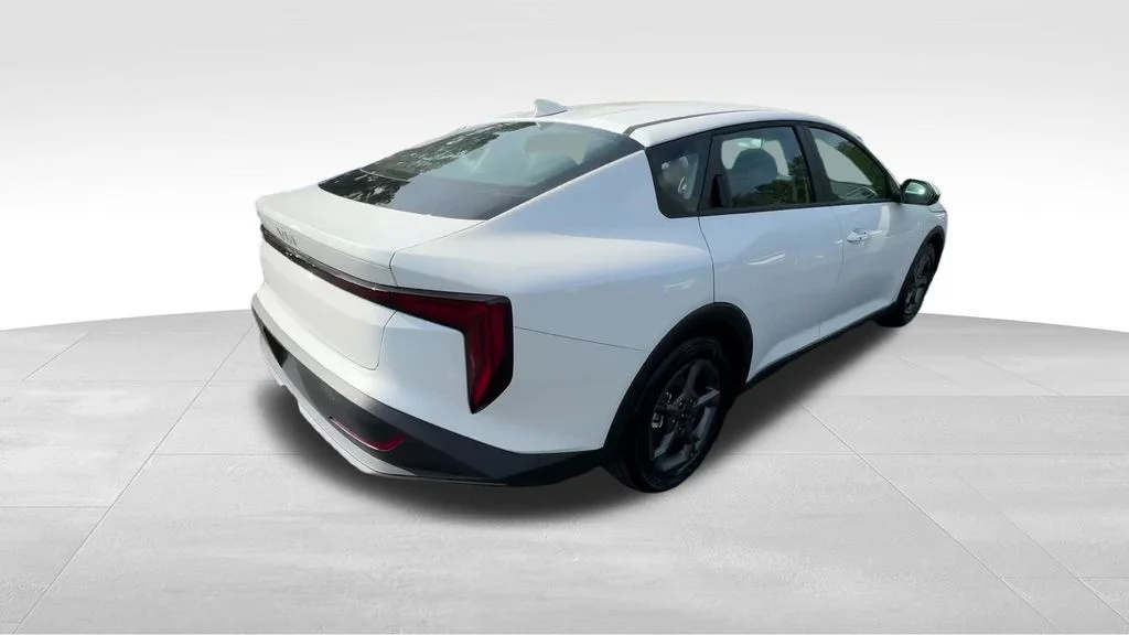 New 2026 White Kia LXS image 6