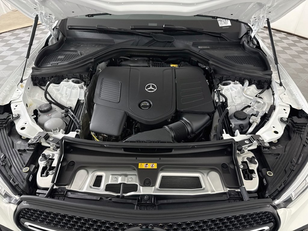 New 2027 Polar White Mercedes-Benz GLC 300 image 31
