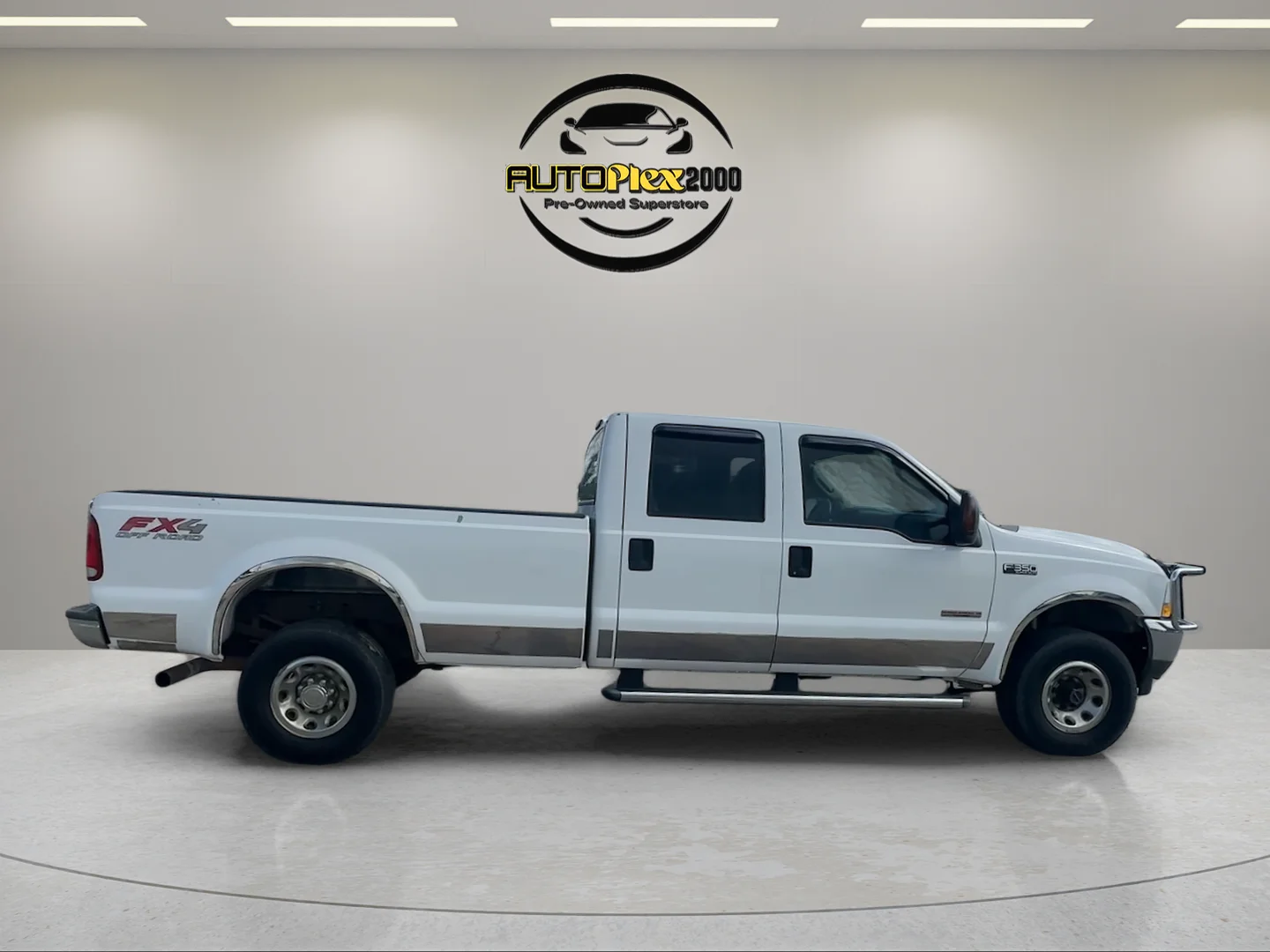 Used 2004 White Ford Lariat image 8