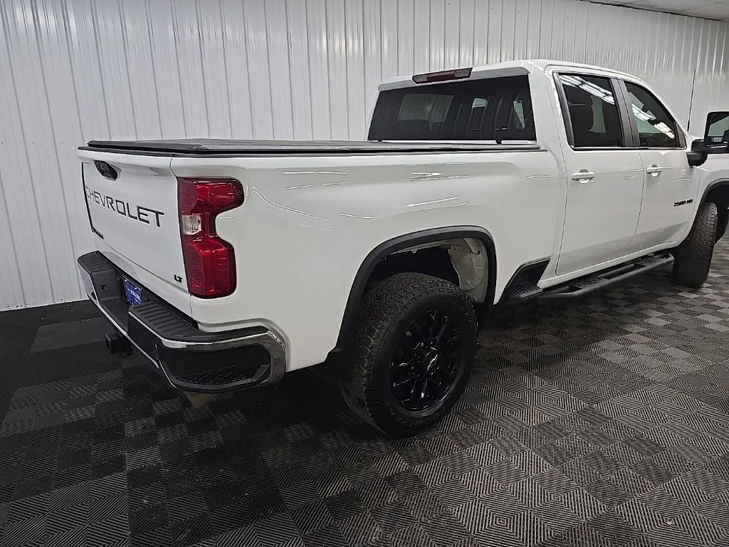 Used 2025 White Chevrolet LT image 10
