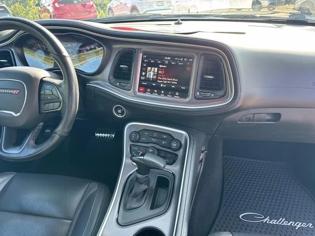 Used 2022 Green Dodge SXT image 18