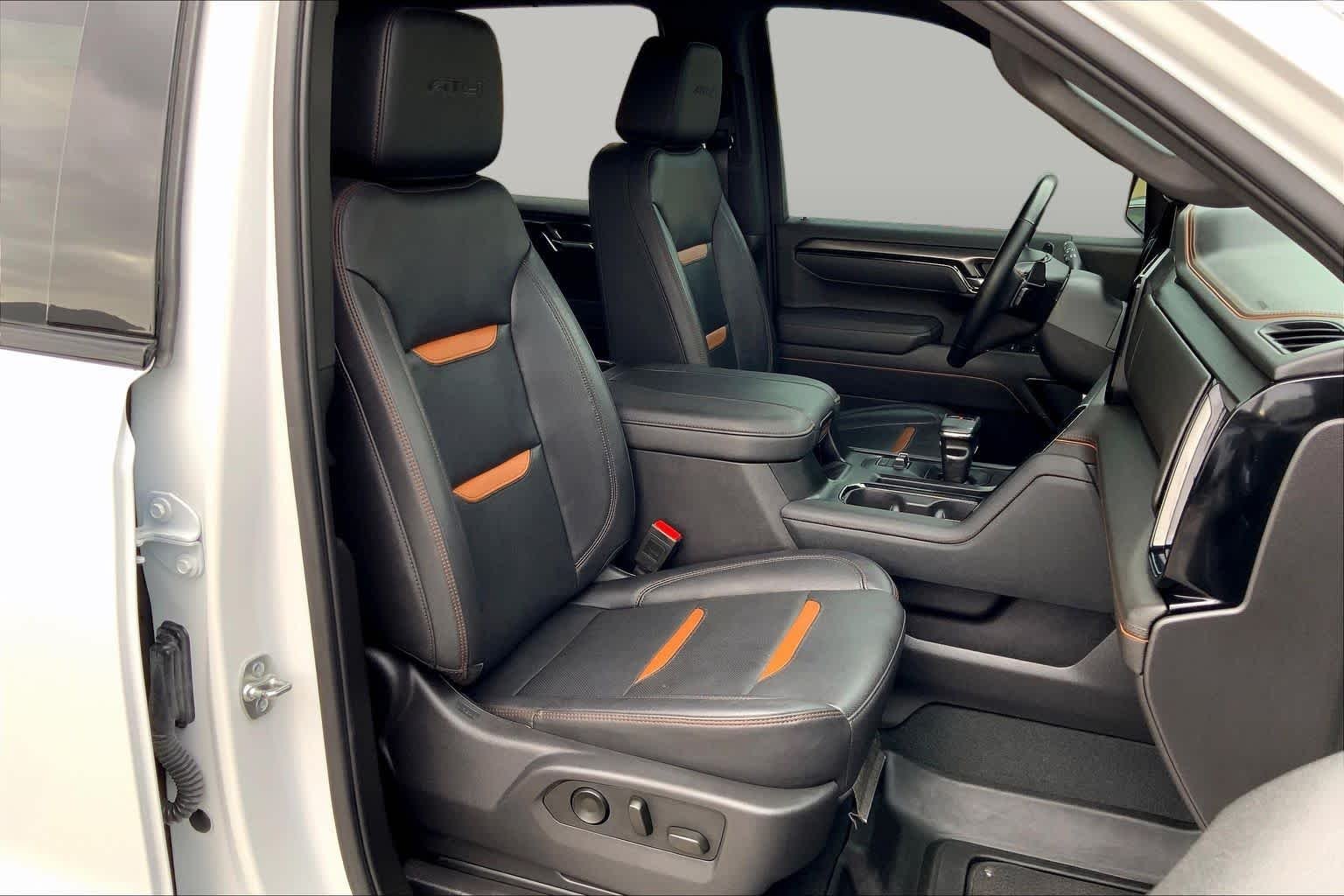 Used 2025 Summit White GMC AT4 image 9
