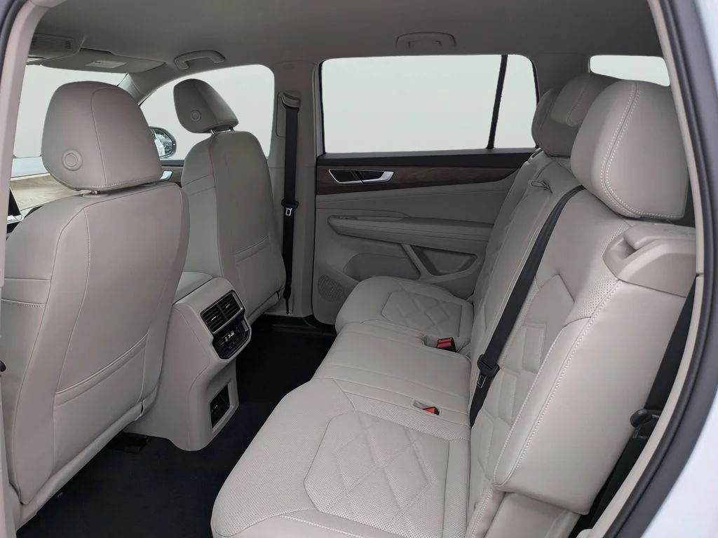 New 2026 White/off-white Volkswagen 2.0T SE image 14