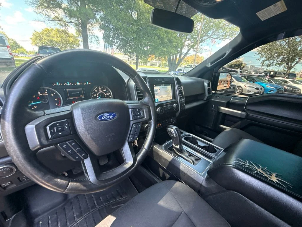 Used 2018 Blue Ford XLT image 15