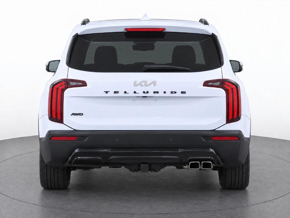 Used 2022 White Kia EX image 10