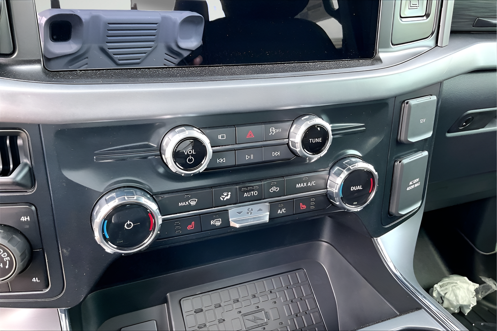 New 2026 Agate Black Metallic Ford XLT image 13