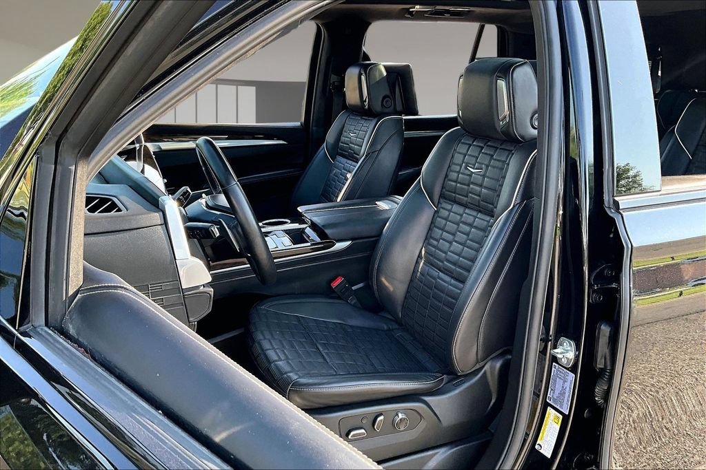 Certified Used 2025 Black Raven Cadillac Sport Platinum image 27