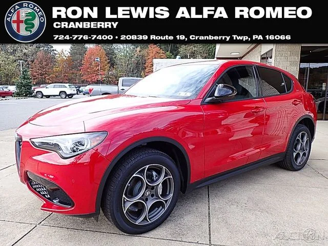 2025 Alfa Romeo Stelvio Stelvio AWD's photo