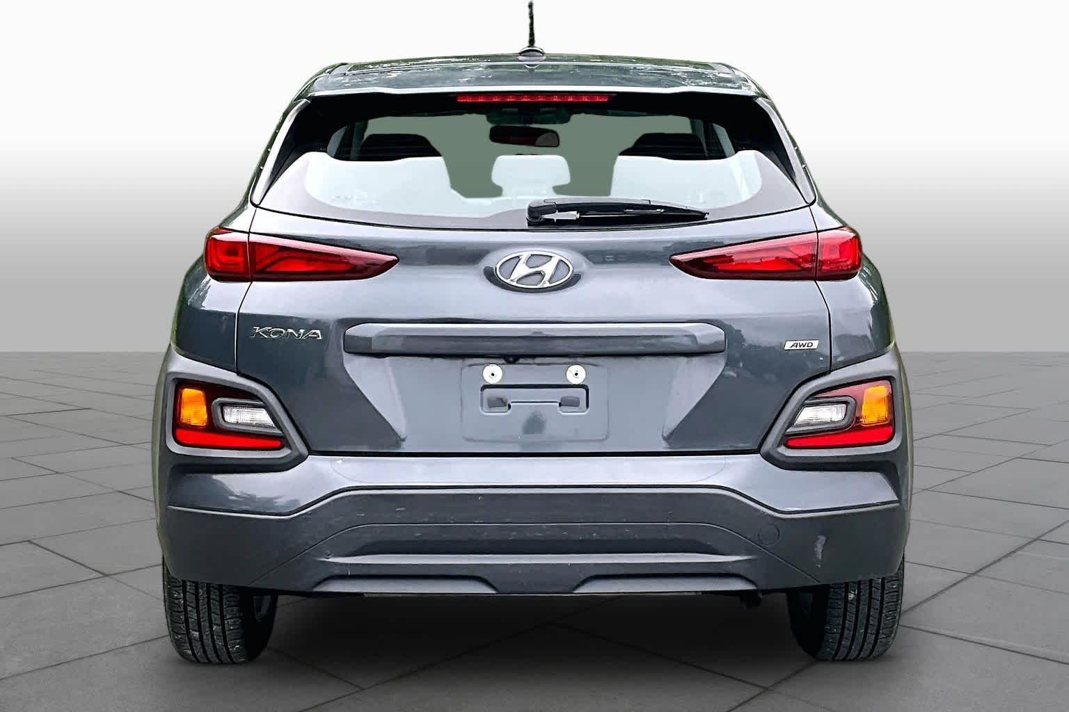 Used 2018 Thunder Gray Hyundai SE image 5
