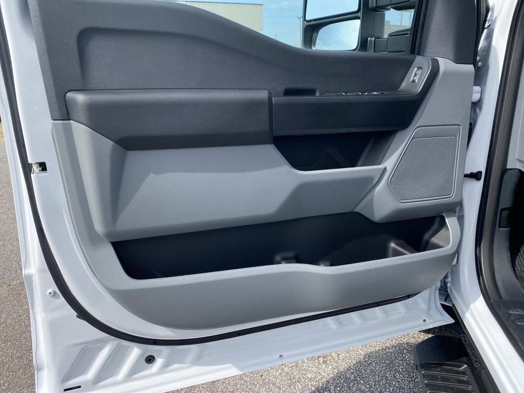 New 2026 White Ford XL image 11
