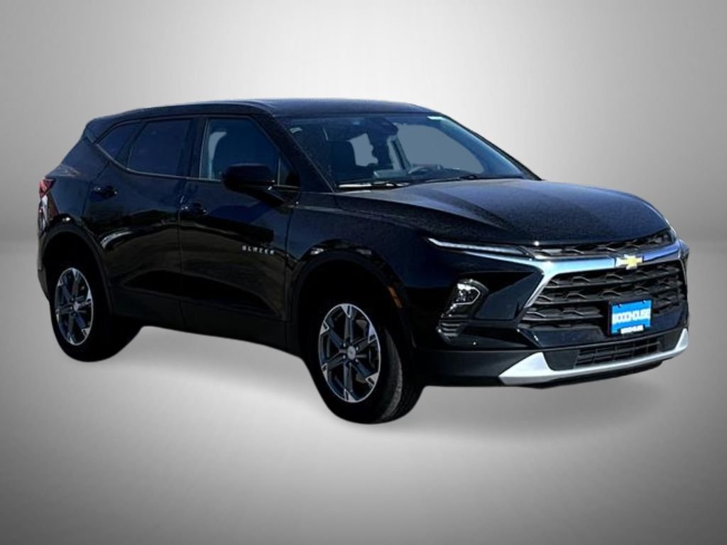 Used 2025 Black Chevrolet LT image 3