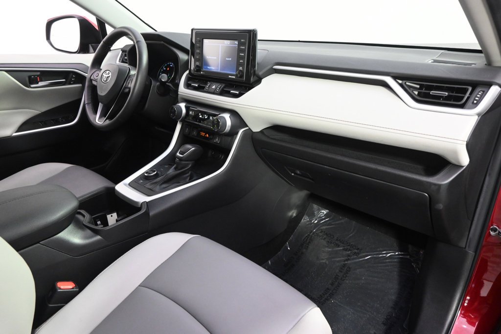 Used 2022 Pearl Toyota XLE Premium image 15