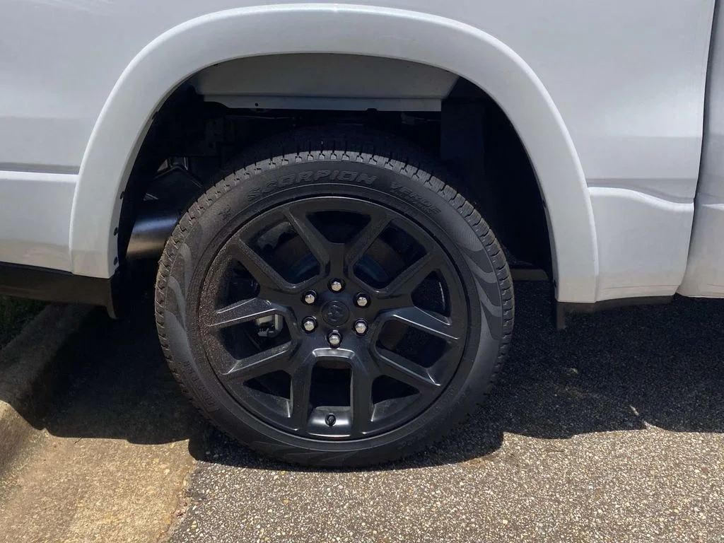2026 RAM 1500 Laramie - Photo 8