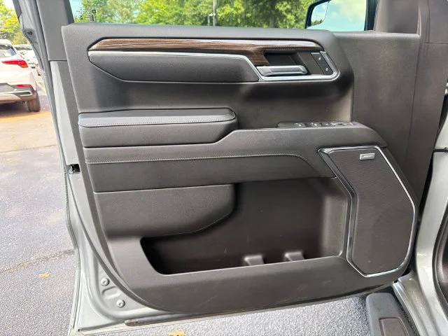 Used 2024 Sterling Gray Metallic Chevrolet LT Trail Boss image 10
