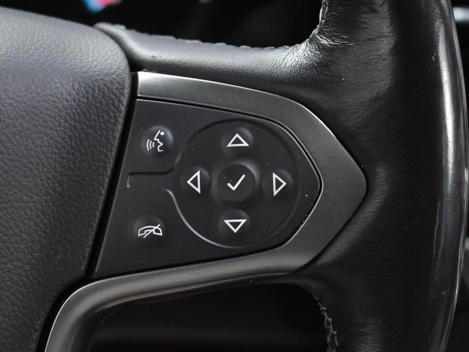 Used 2018 Black Chevrolet Premier image 21
