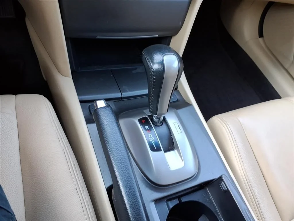 Used 2012  Honda EX-L image 23