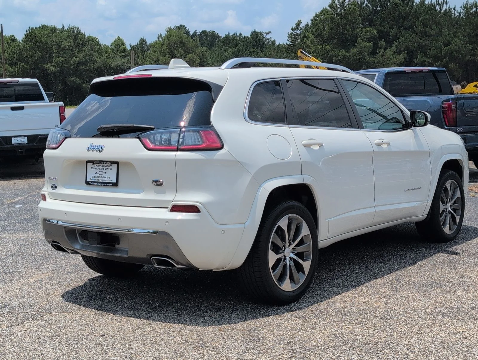 Used 2019 White Jeep Overland image 7
