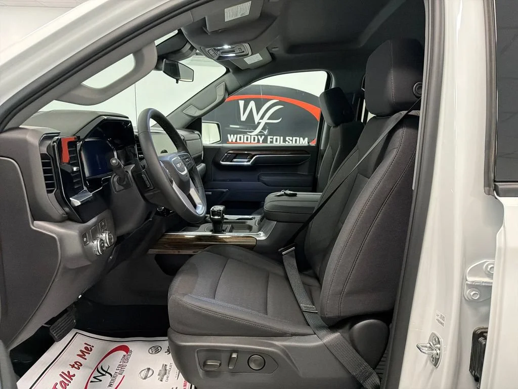 New 2026 Summit White GMC Elevation image 8
