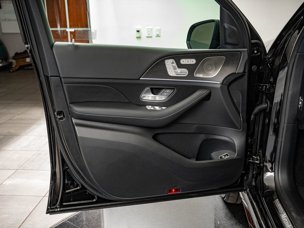 New 2026 Obsidian Black Metallic Mercedes-Benz GLS 450 image 18