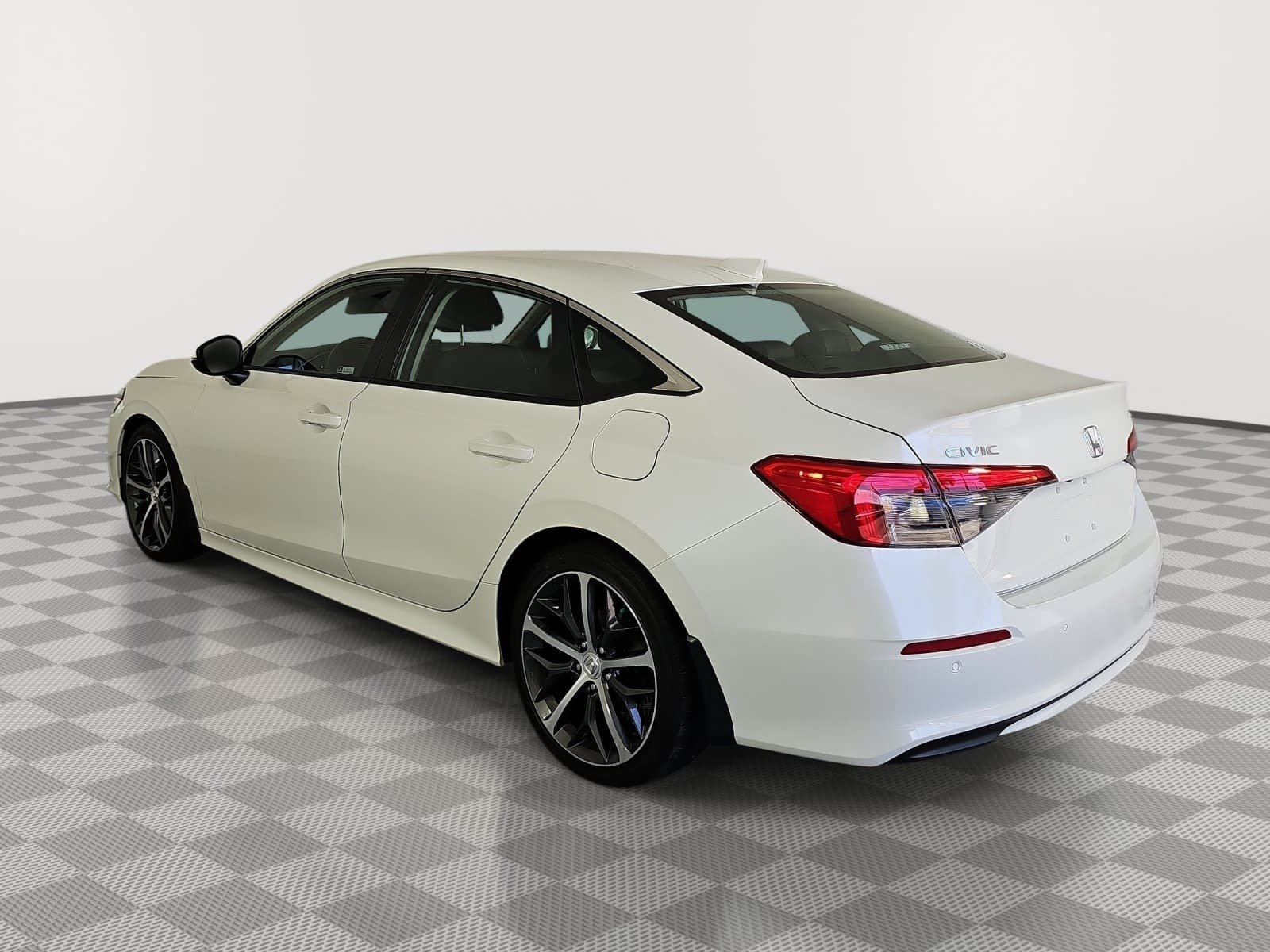 Used 2023 White Honda Touring image 6