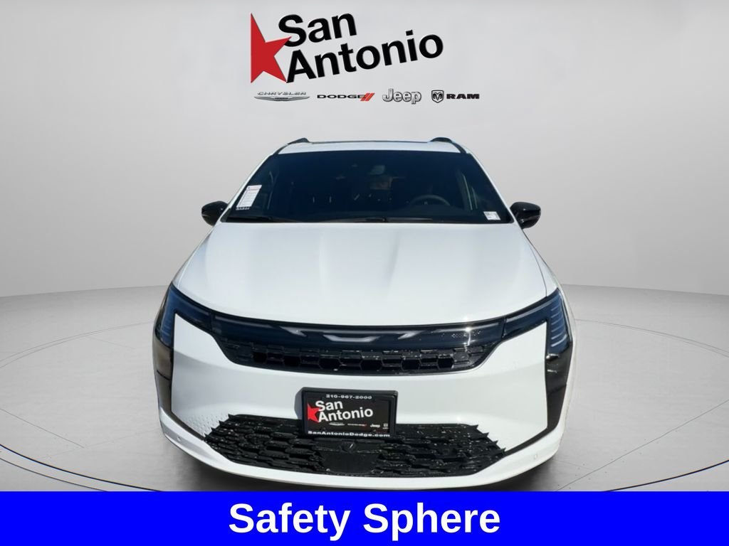 New 2027 Bright White Clear-Coat Exterior Paint Chrysler Limited image 4