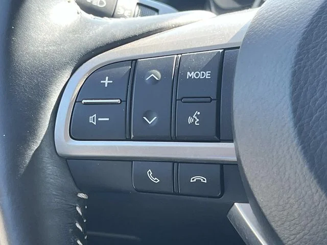 Used 2018 White Lexus 350L image 36