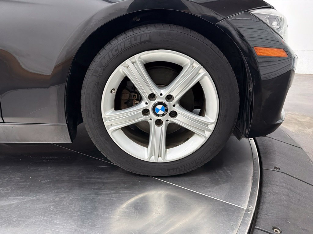 Used 2015 Black BMW 328i image 9