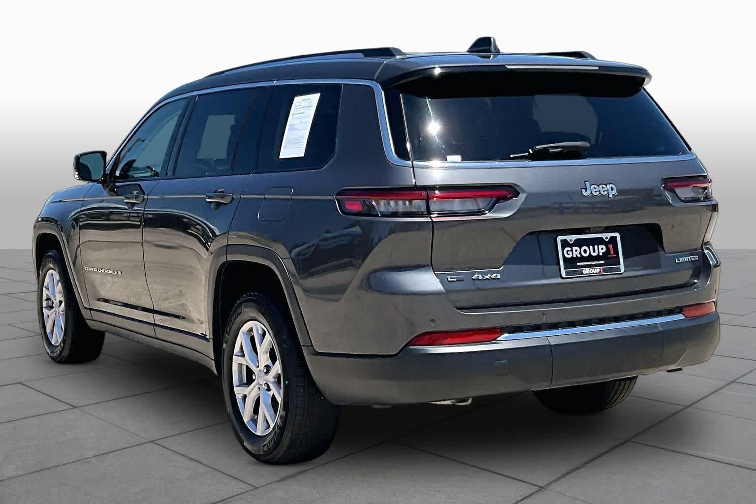 Used 2022 Baltic Gray Metallic Clearcoat Jeep Limited image 12