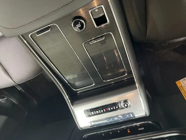 New 2026 Whisper Blue Metallic Clearcoat Lincoln Premiere® image 45