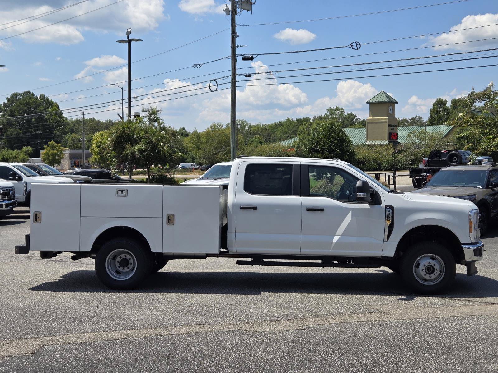 New 2026 Oxford White FORD F-350® XL image 7
