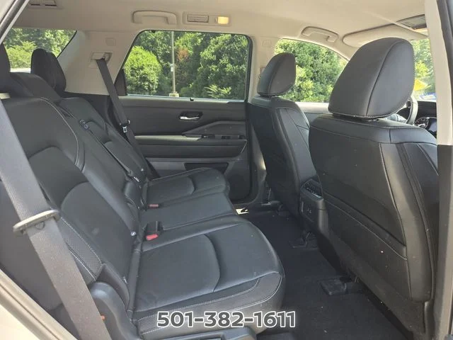 Used 2023 Silver Nissan SL image 14