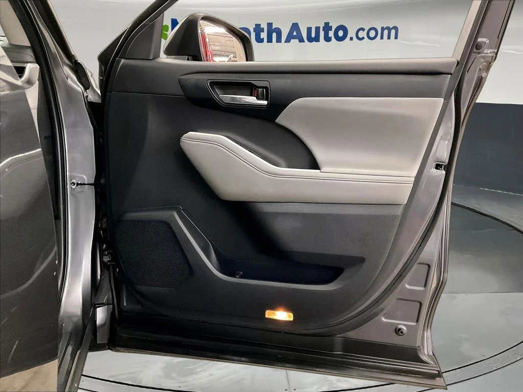 Used 2022 Gray Toyota XLE image 28