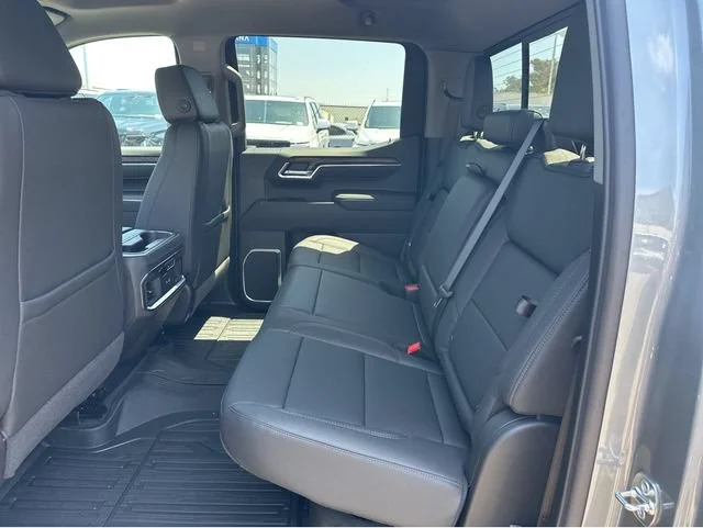 2026 GMC Sierra 1500 SLT - Photo 18