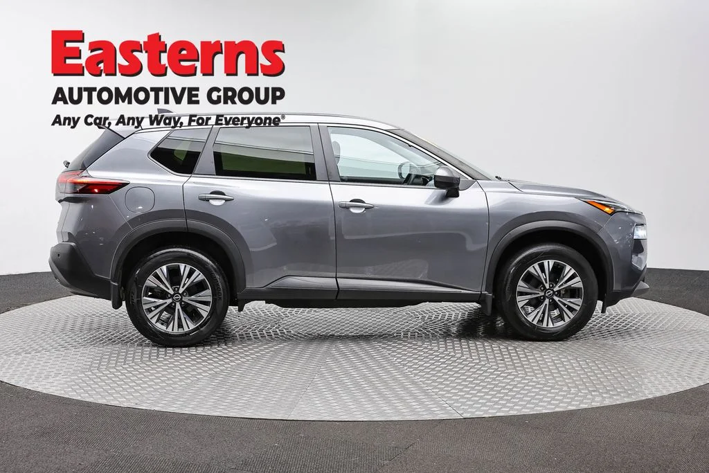 Used 2023 Gray Nissan SV image 4