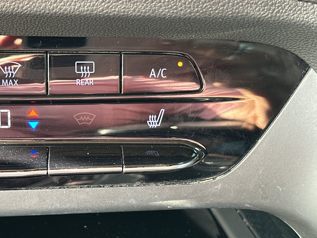 Used 2022  Buick Essence image 26