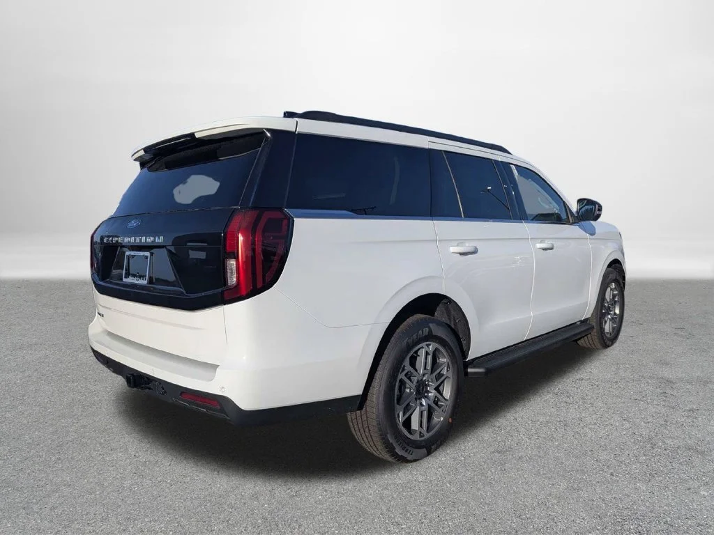 New 2026 Oxford White Ford Active image 3