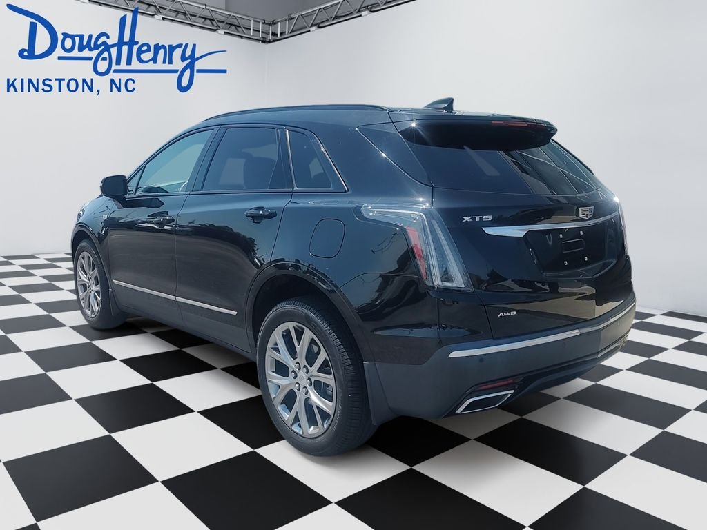 Used 2020 Black Cadillac Sport image 3