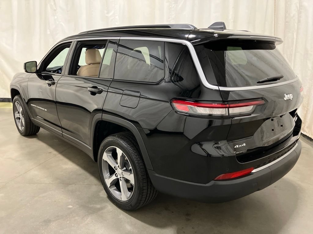 New 2026 Diamond Black Crystal Pearl-Coat Exterior Paint Jeep Limited image 26