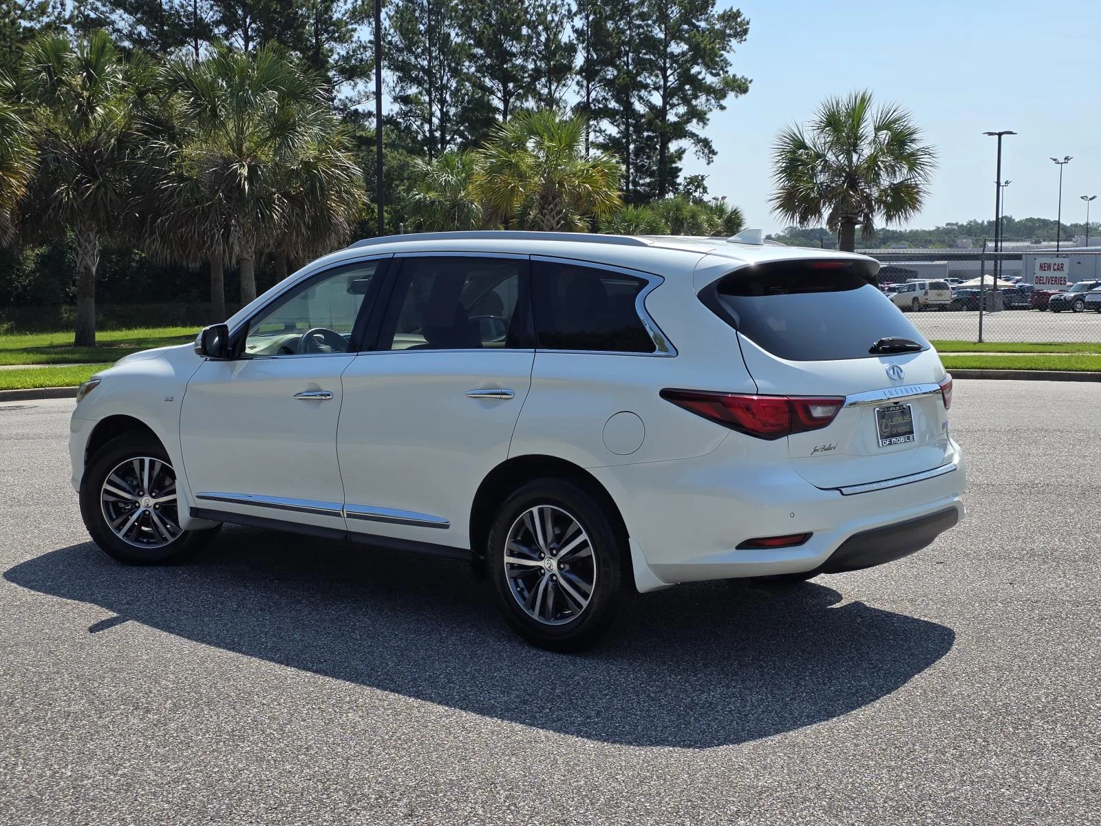 Used 2020 Majestic INFINITI LUXE image 4
