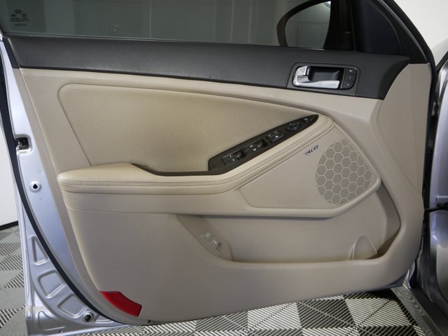 Used 2014 Satin Metal Kia EX w/ Premium Pkg image 8