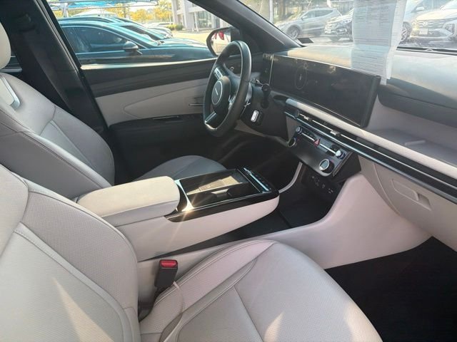 Used 2025 Phantom Black Hyundai Limited image 11