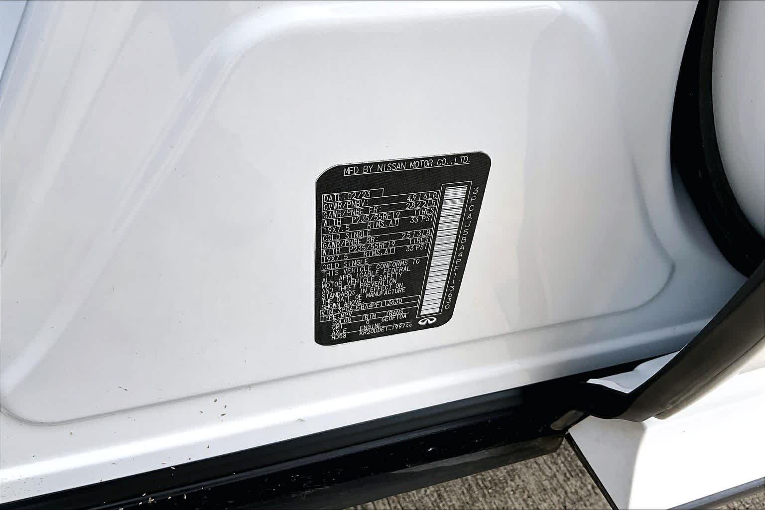 Used 2023 Lunar White INFINITI LUXE image 35