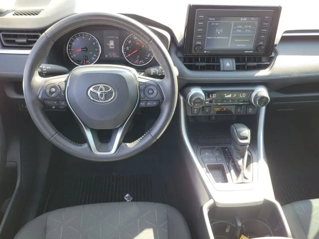 Used 2022 White Toyota XLE image 8